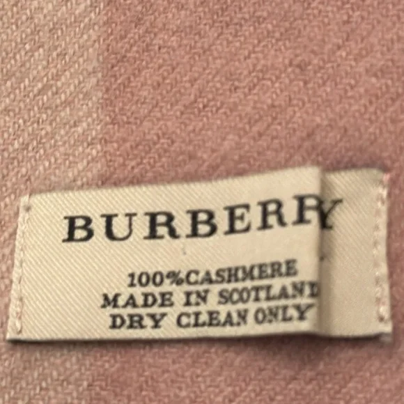 Burberry Vintage 100% Cashmere Made in Scotland Long Scarf w/two-sided fringe - Picture 4 of 12